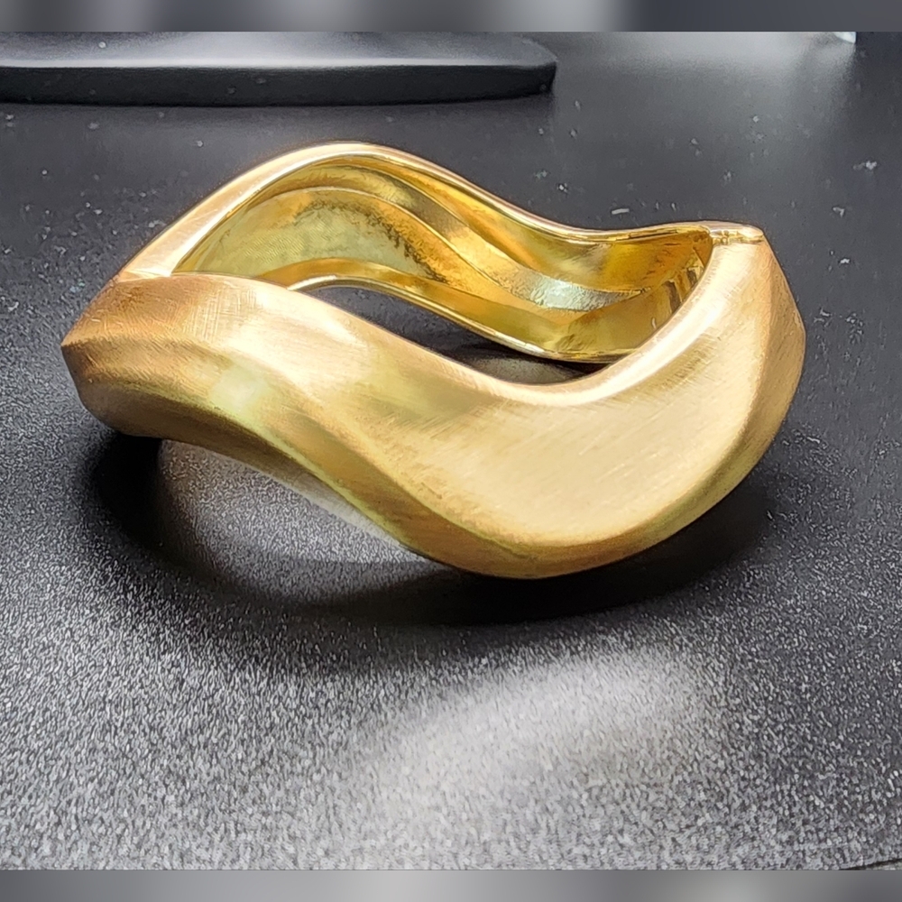 Gold-Tone Wave Bracelet - Picture 3 of 8